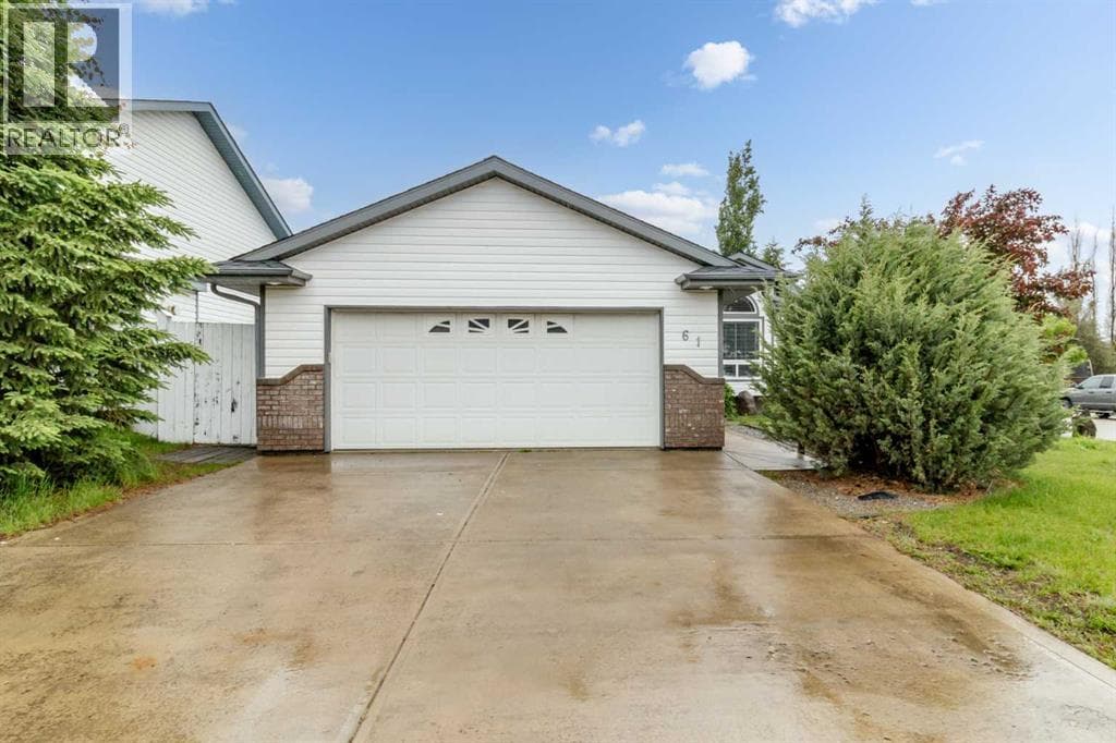 61 Premiere Crescent — photo 3