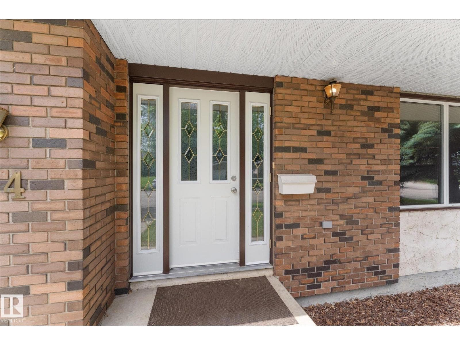 44 Arlington DR — photo 3