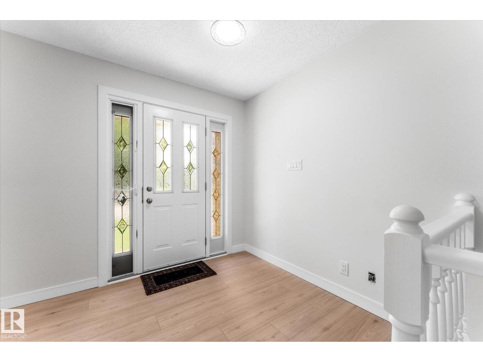 44 Arlington DR — photo 4