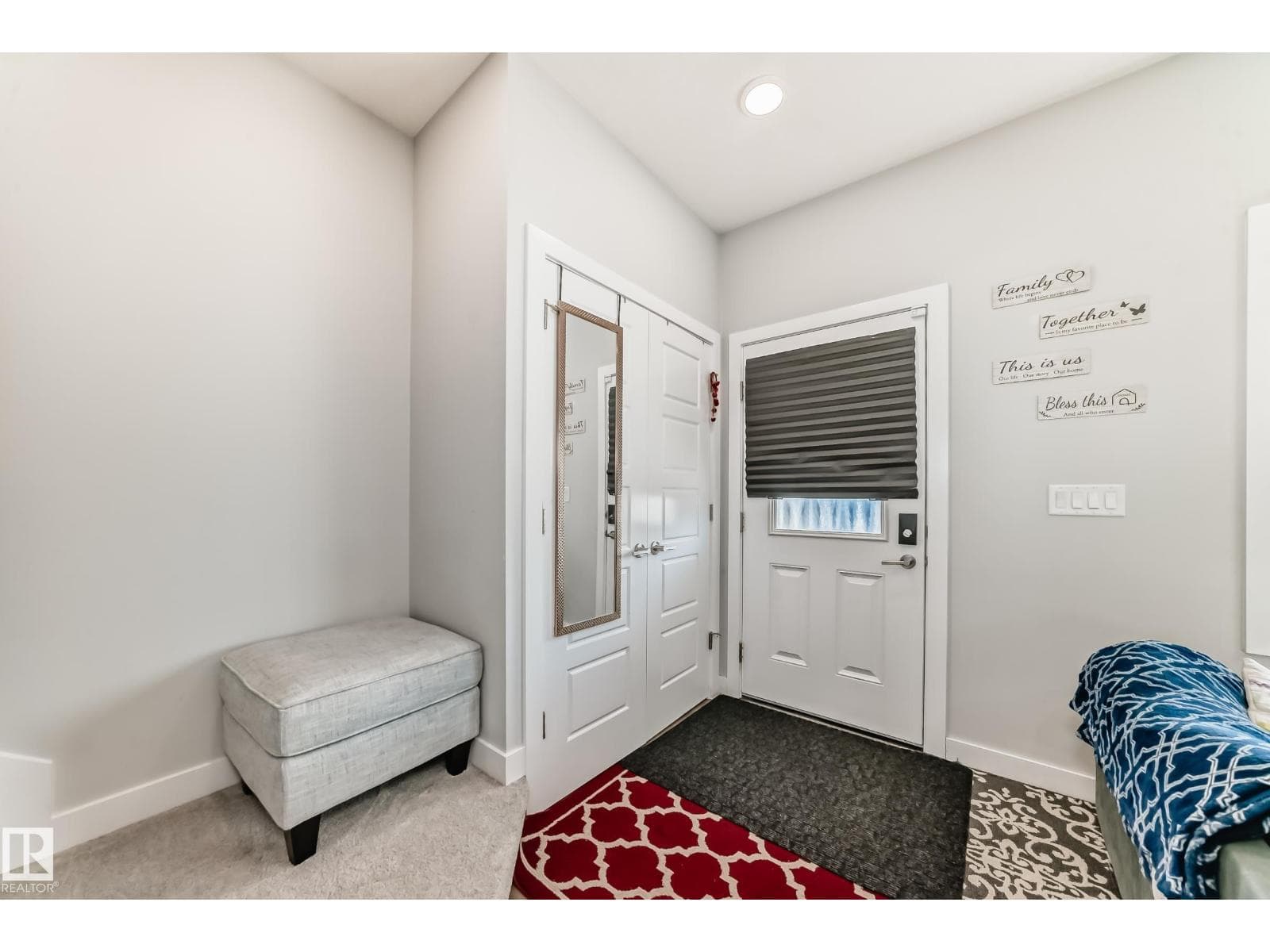 572 GLENRIDDING RAVINE DR SW — photo 2