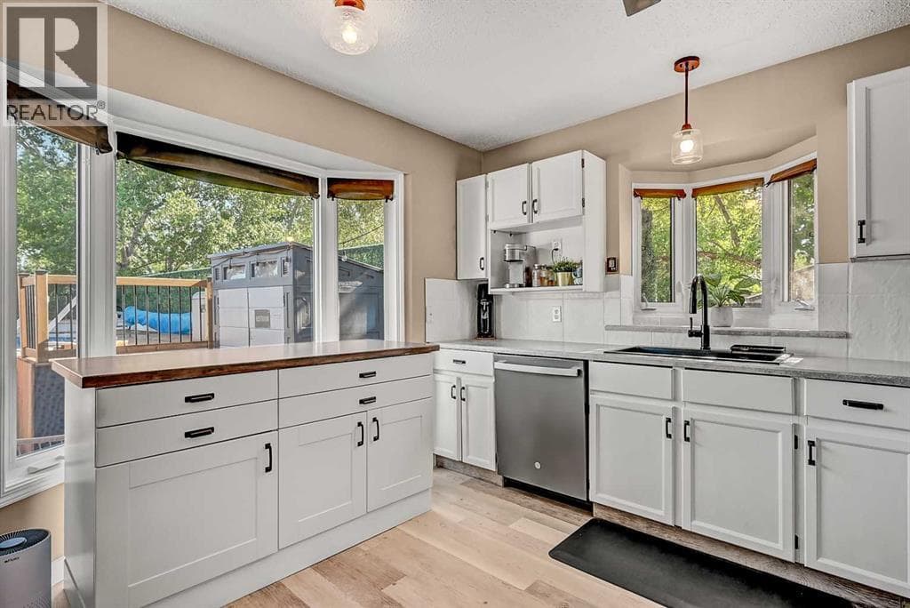 9426 64 ave — photo 4