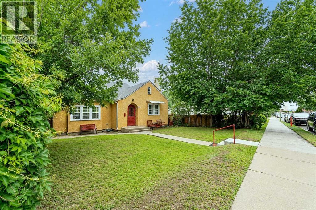 260 2 Street SE — photo 2