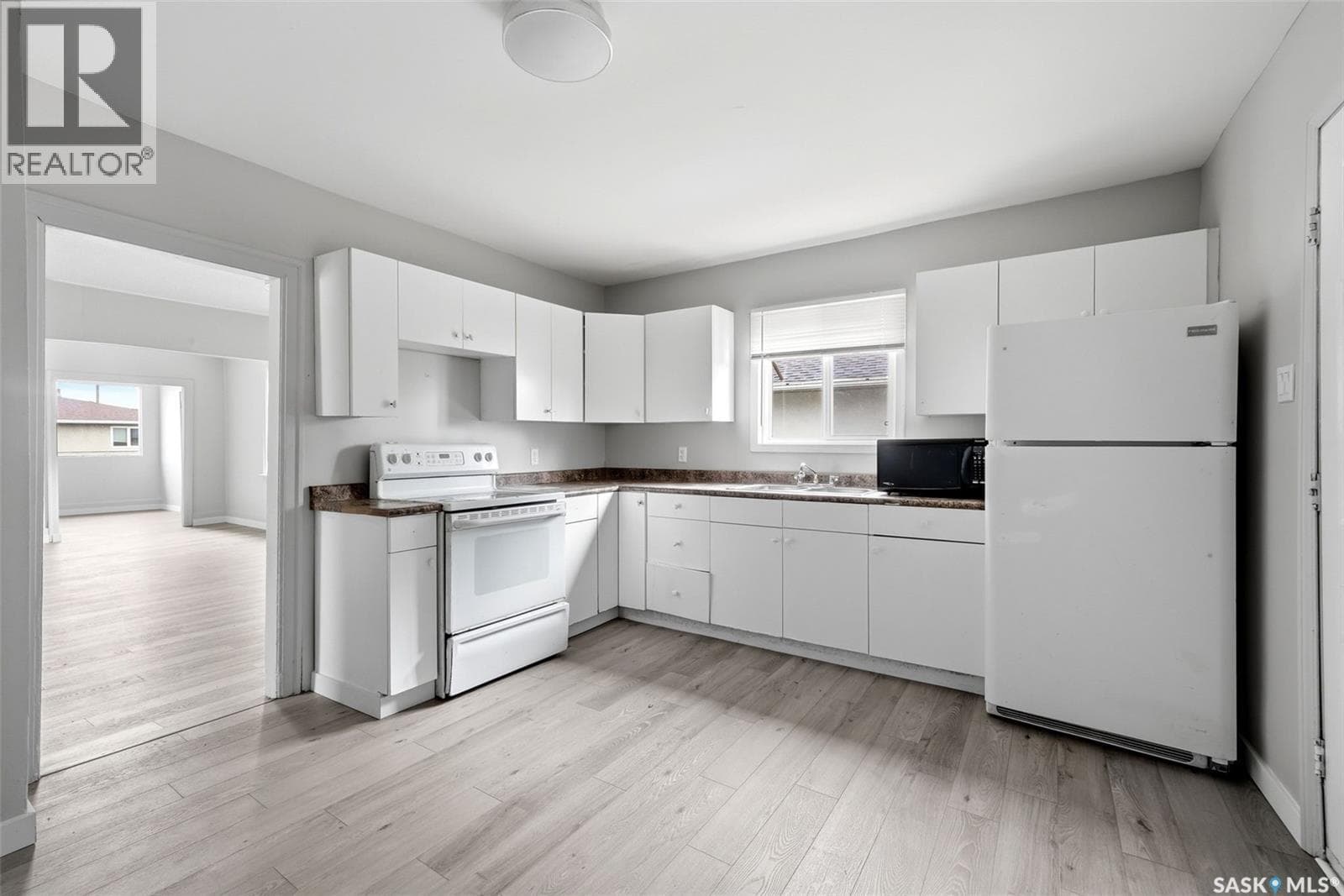 214 Edward STREET — photo 5