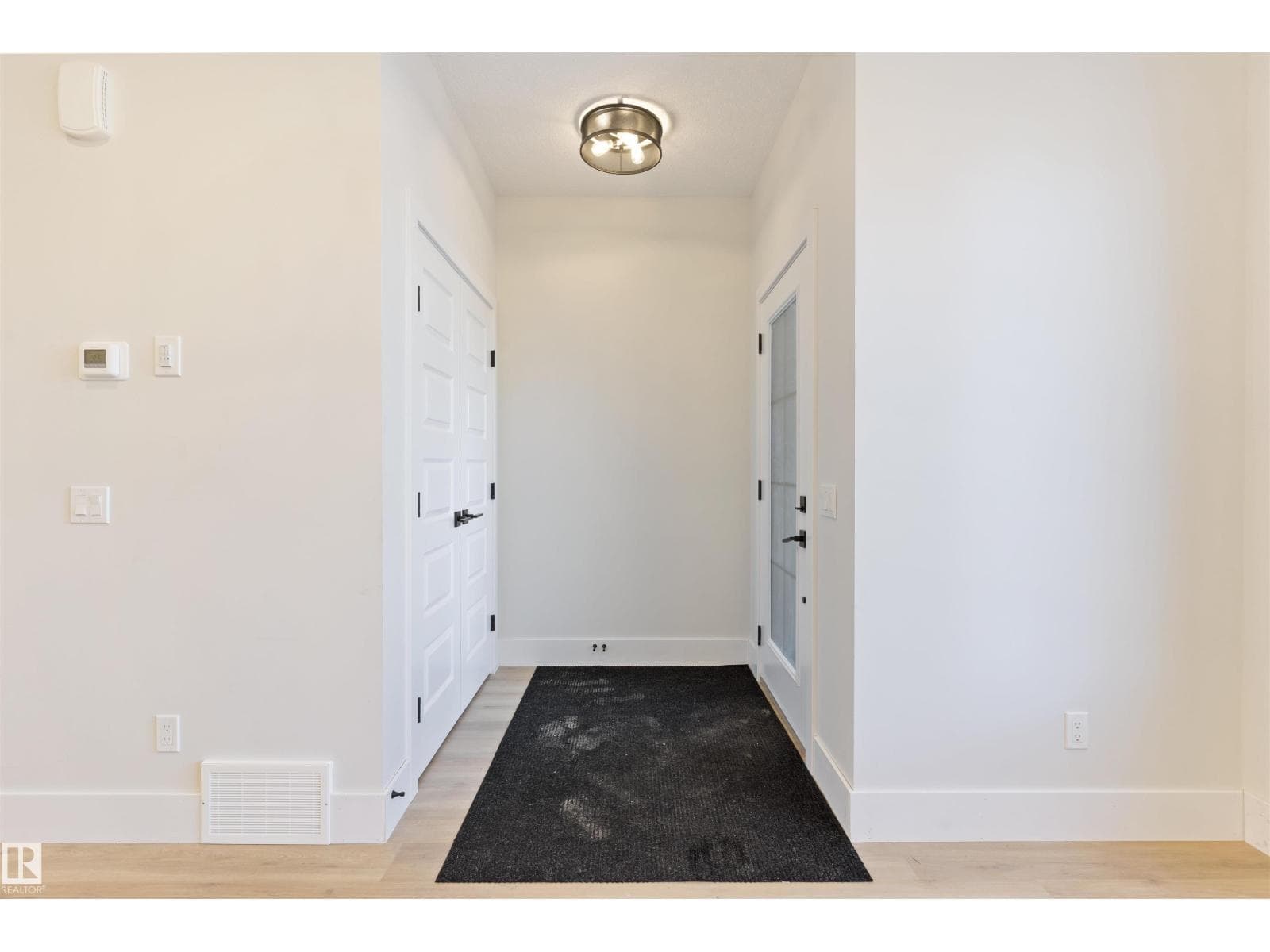 10419 136 ST NW — photo 3