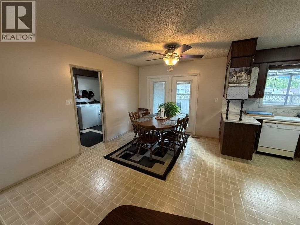 481 Mountain Street — photo 5