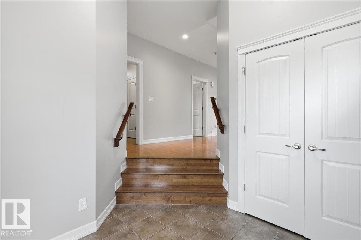 291 SHEPPARD CI — photo 2