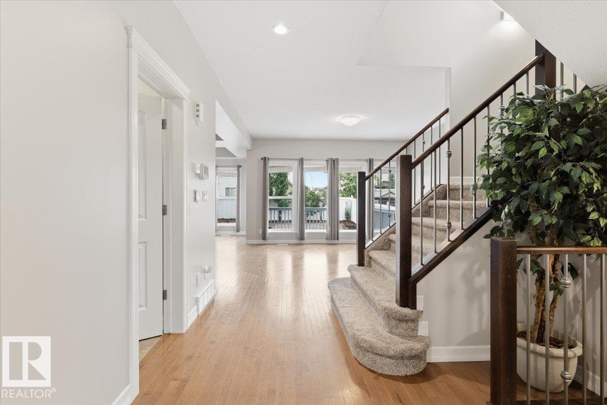 291 SHEPPARD CI — photo 3