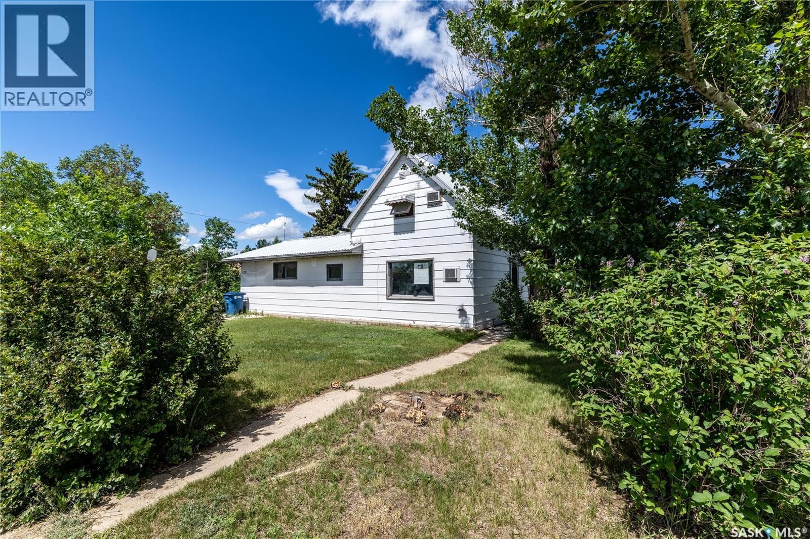 120 Crocus AVENUE — photo 2