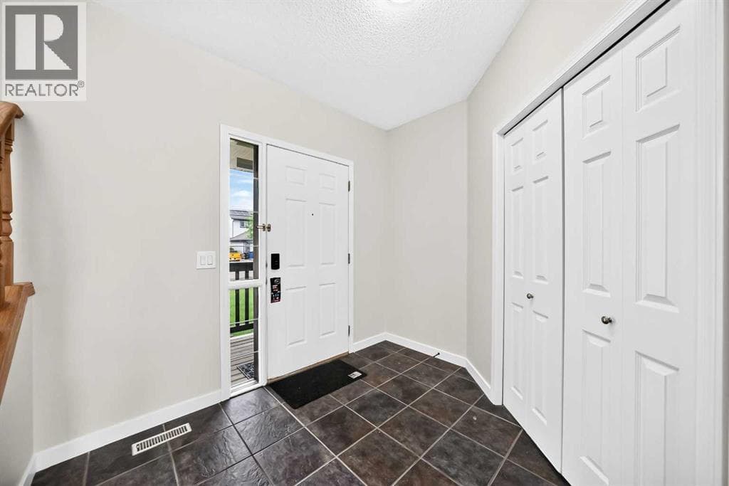 531 Stonegate Road NW — photo 3