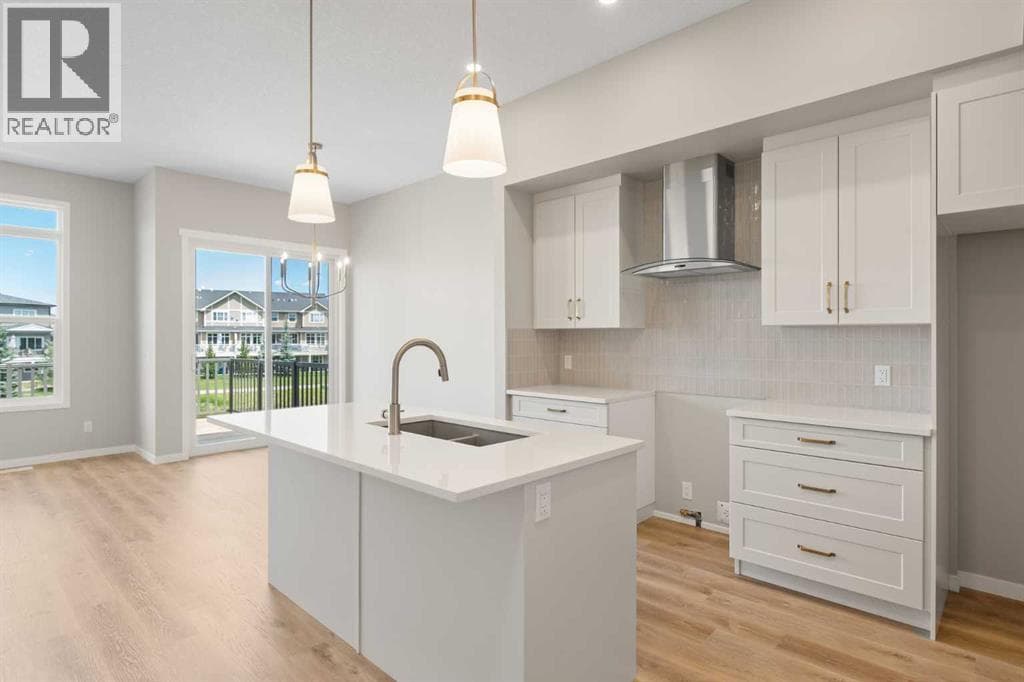 420 Montrose Green SE — photo 3