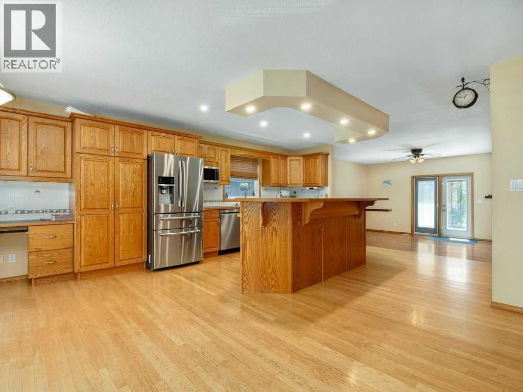 51 Wildwood Crescent W — photo 3