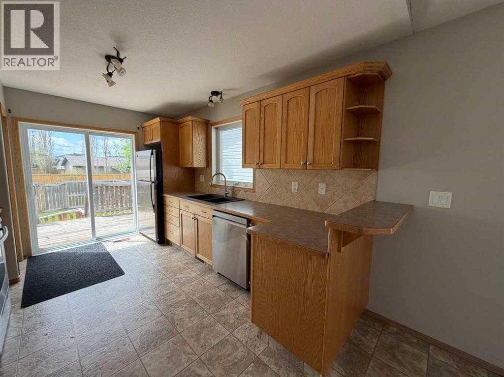 157 Oswald Close — photo 3