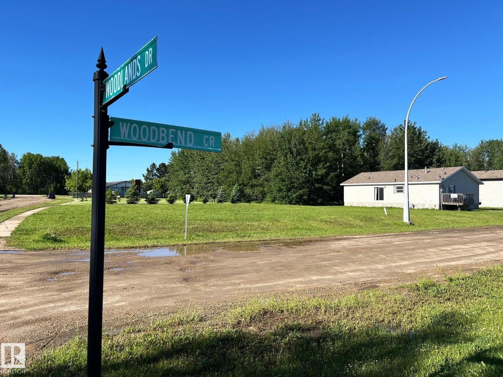 2 Woodbend CR — photo 5