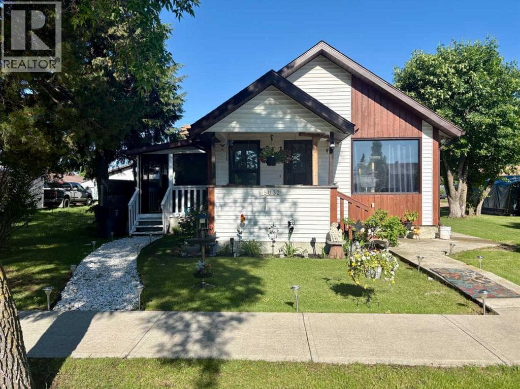 5032 48 Street — photo 2