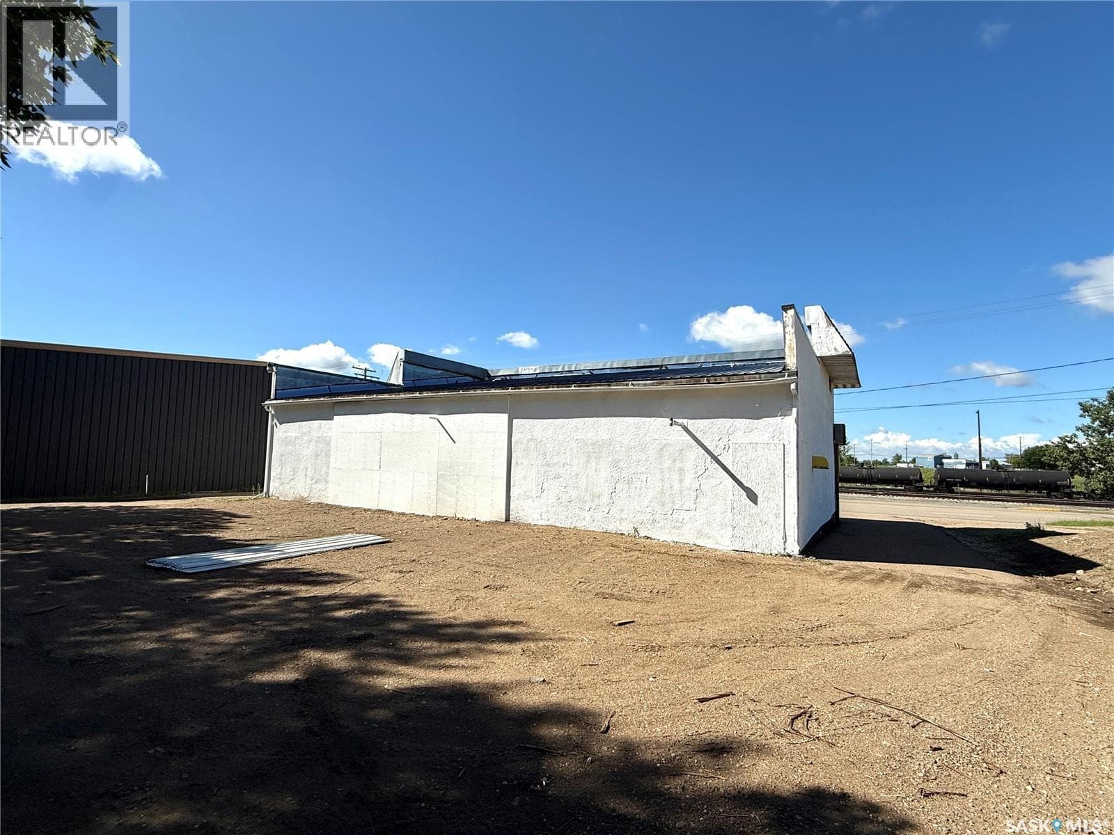 300 Railway AVENUE E — photo 3