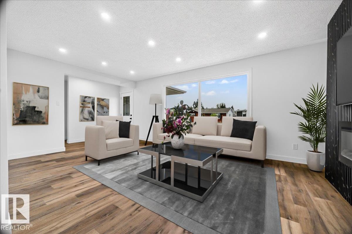 7823 148 AV NW — photo 4