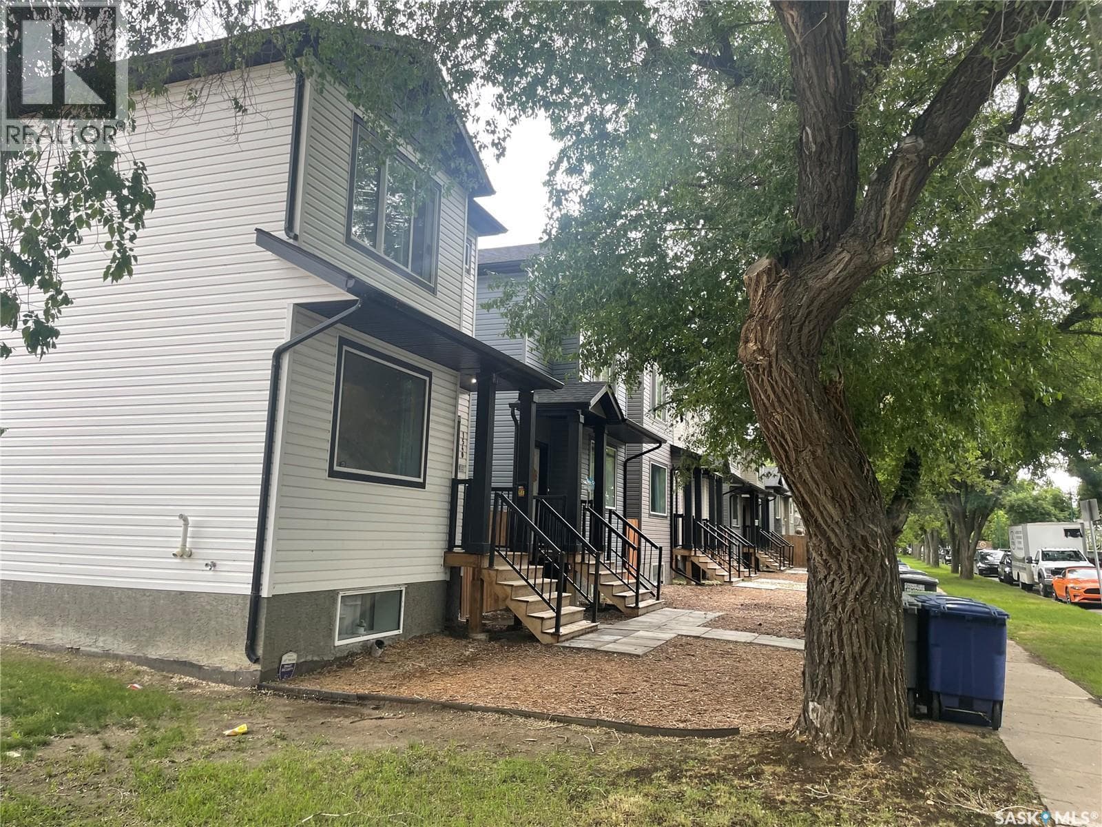 1530 B AVENUE N — photo 2