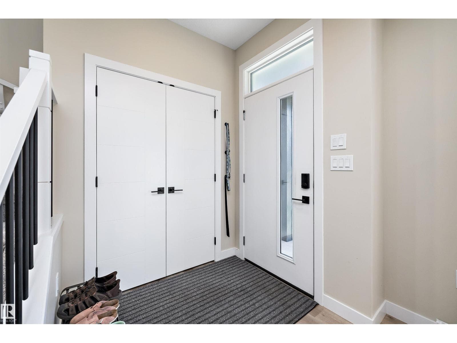 7208 78 AV NW — photo 2