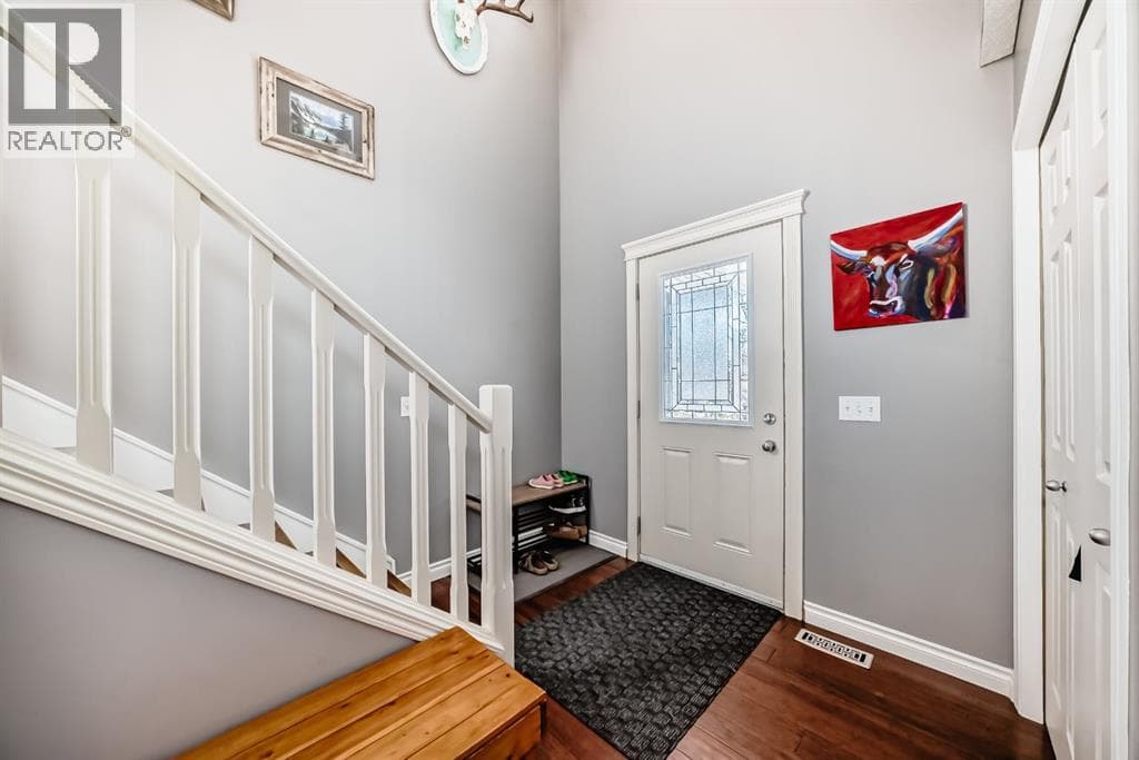 220 Hillcrest Court — photo 3
