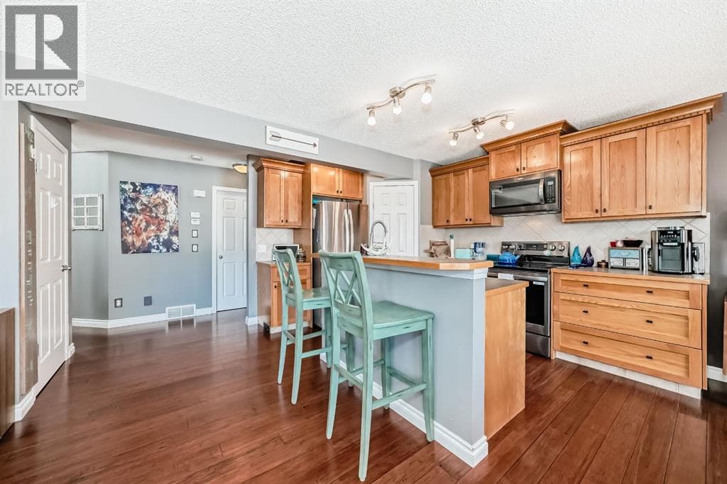 220 Hillcrest Court — photo 5
