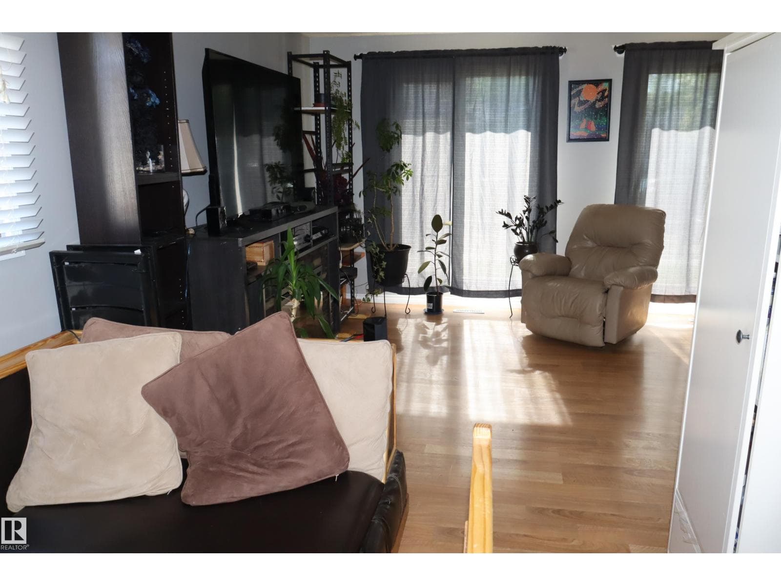 147 Garwood CR — photo 3