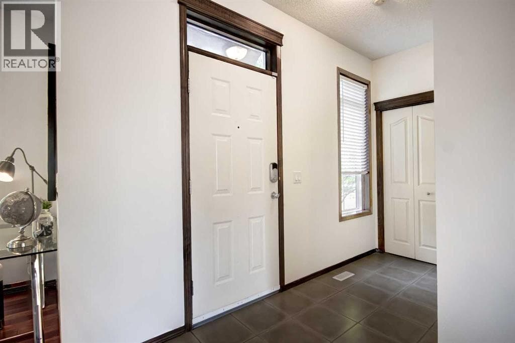 63 Elgin Drive SE — photo 2