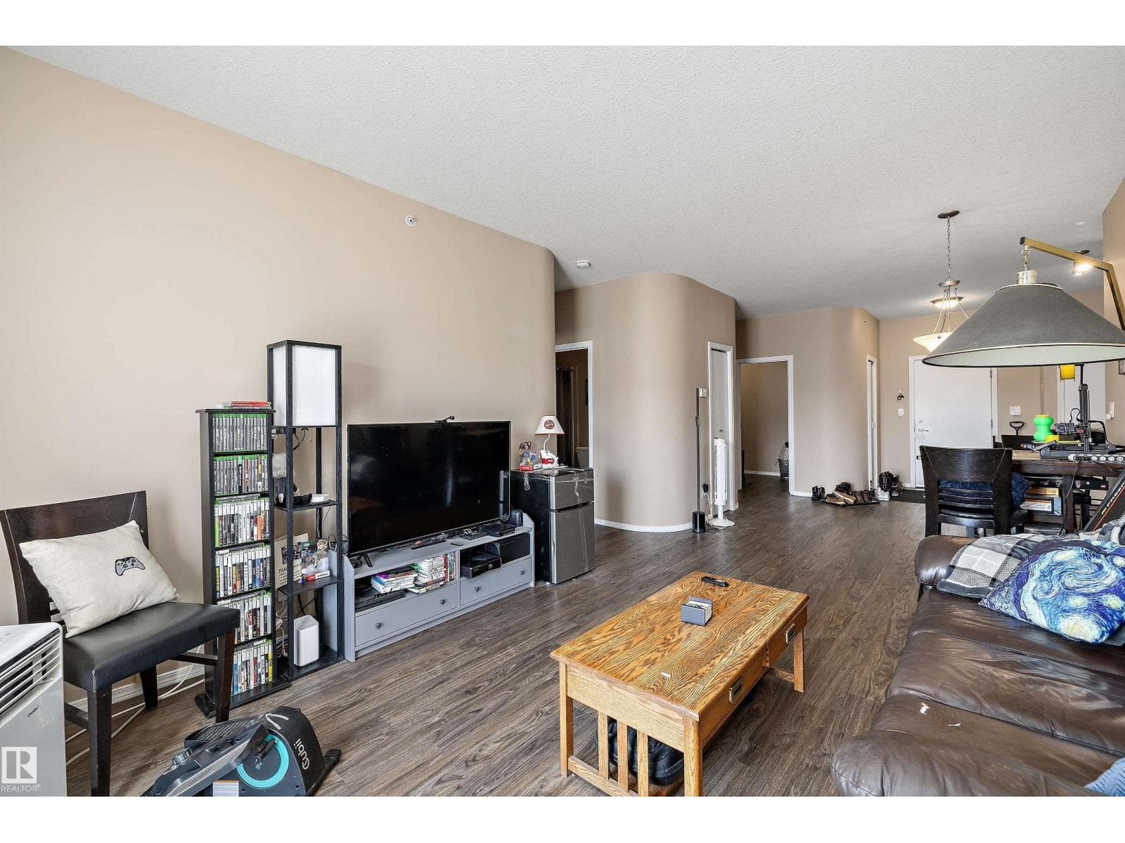 #417 4316 139 AV NW — photo 5