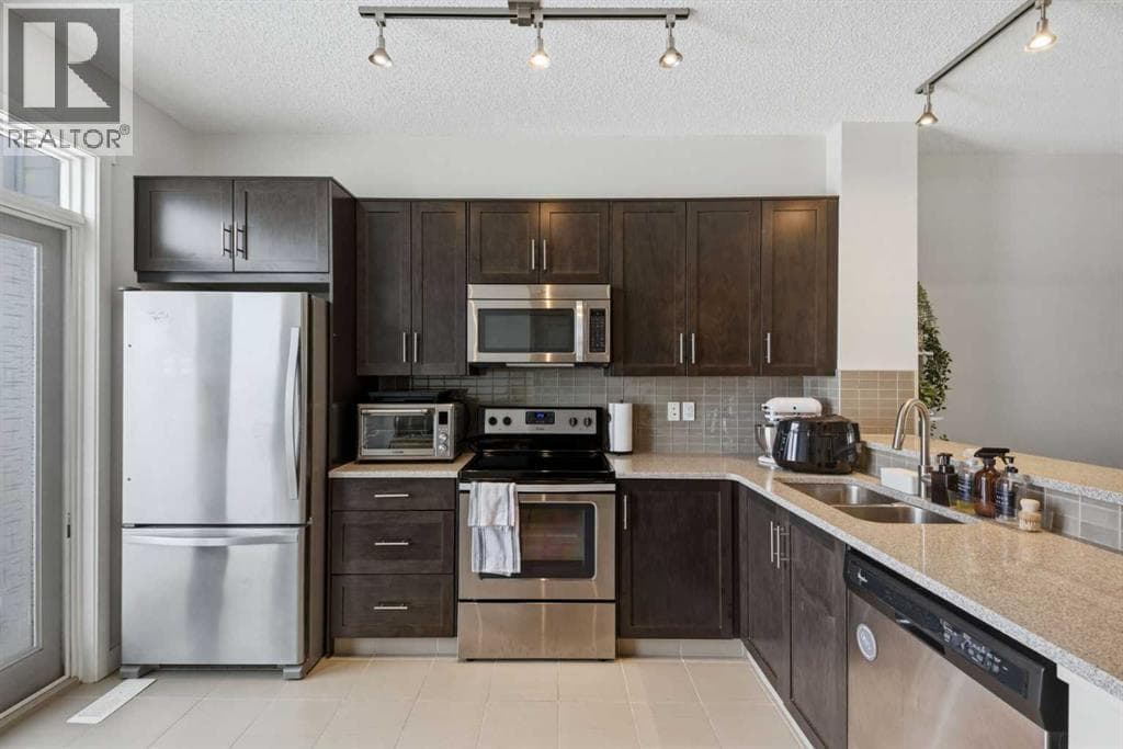 214 Nolanfield Villas NW — photo 3