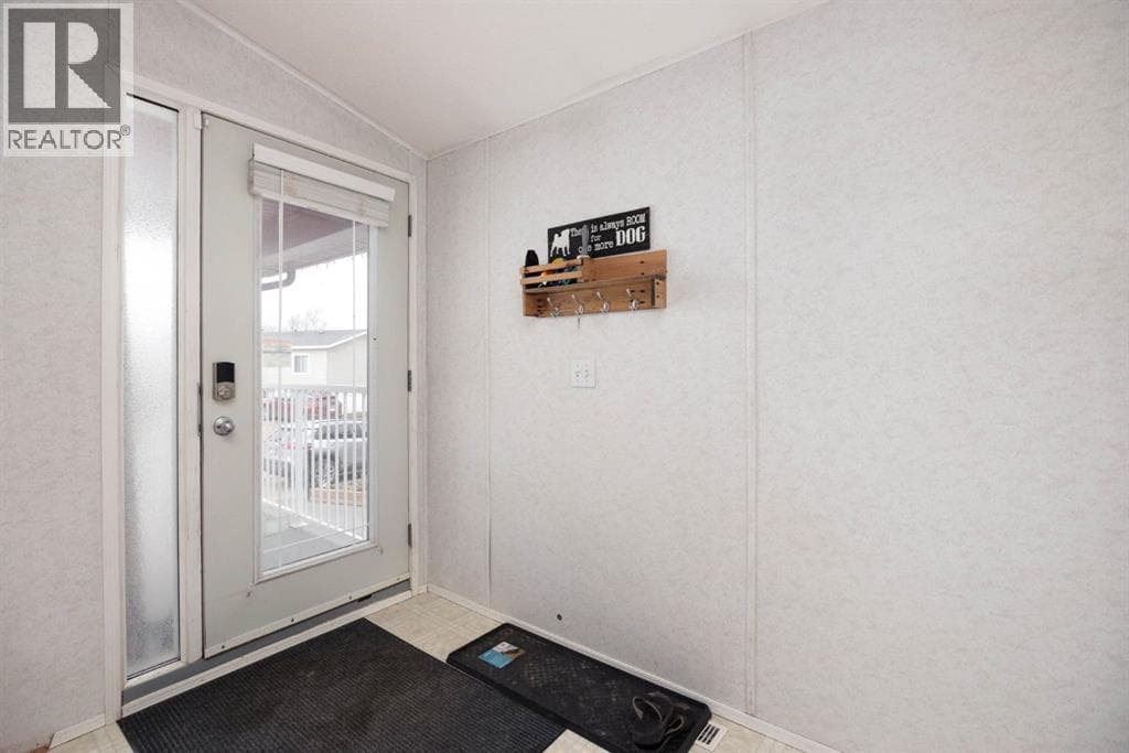 212 Gregoire Crescent — photo 2