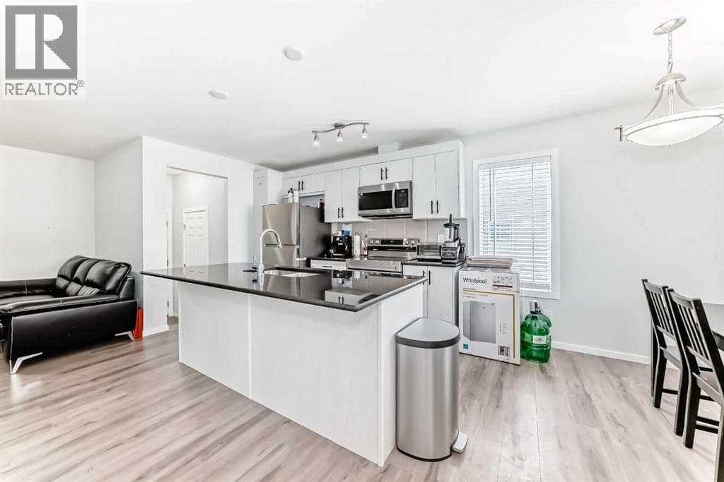 181 Yorkville Boulevard SW — photo 5