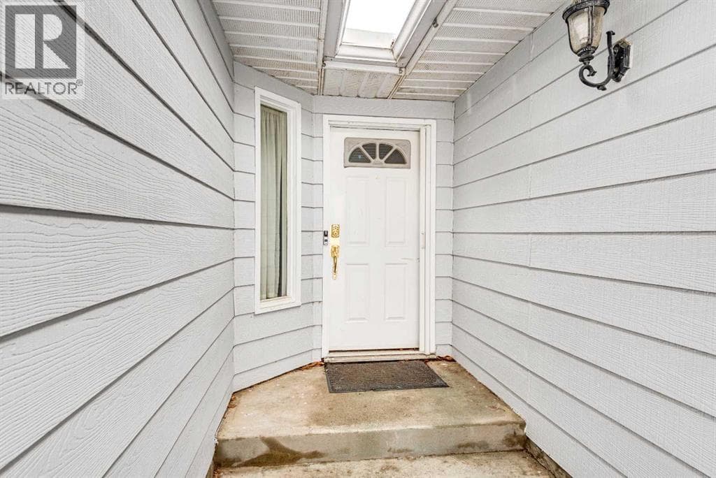 133 6 Avenue SE — photo 2