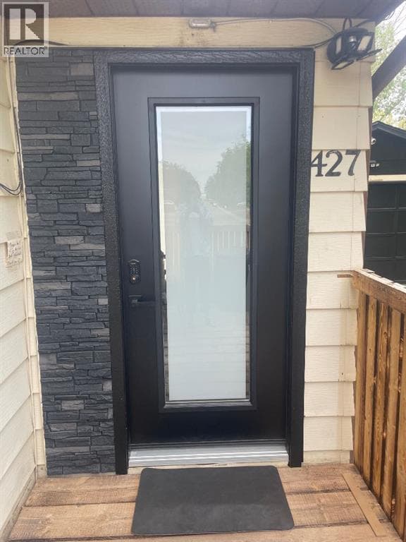 427 4 Street — photo 2