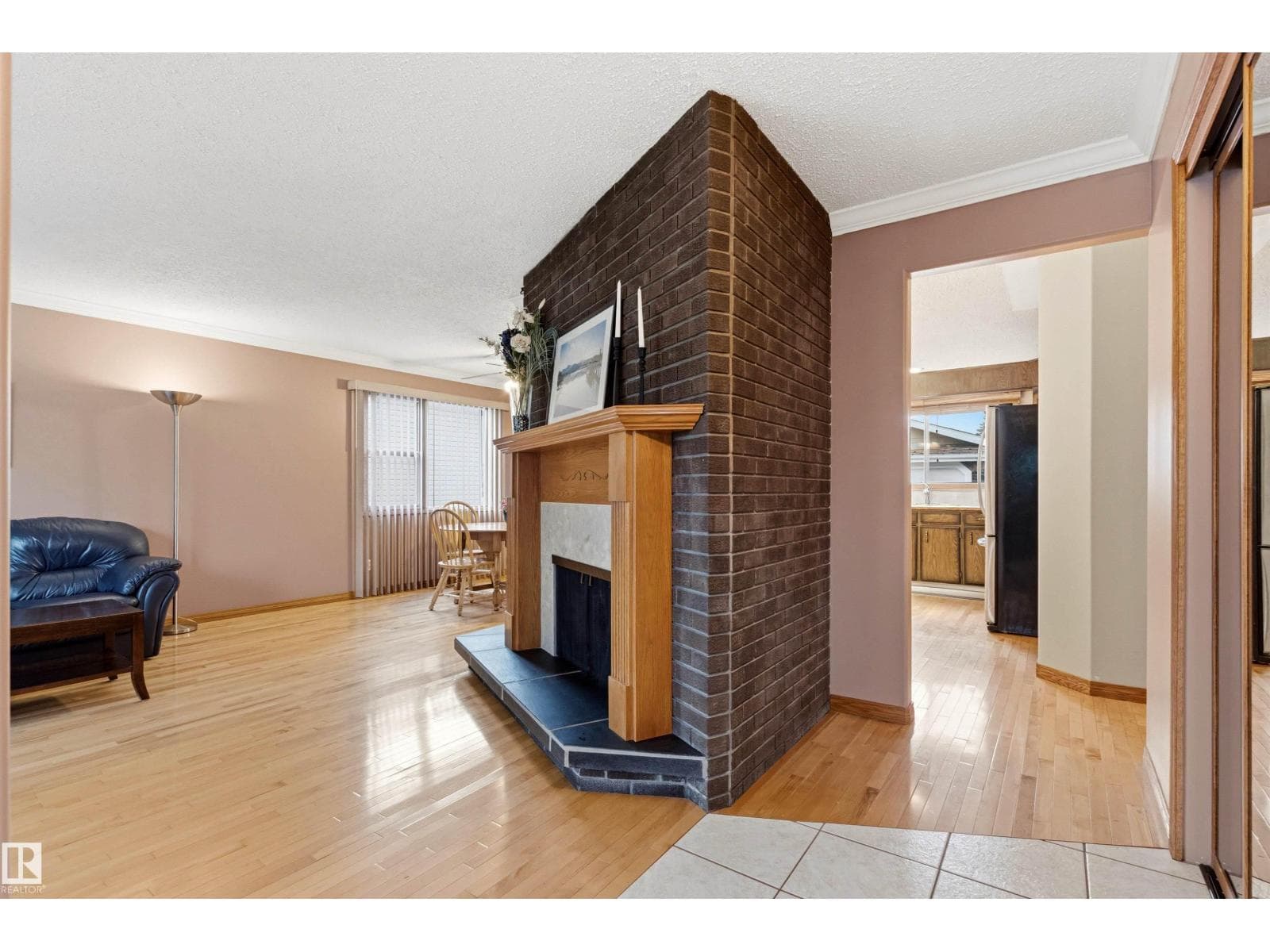 11014 163A AV NW