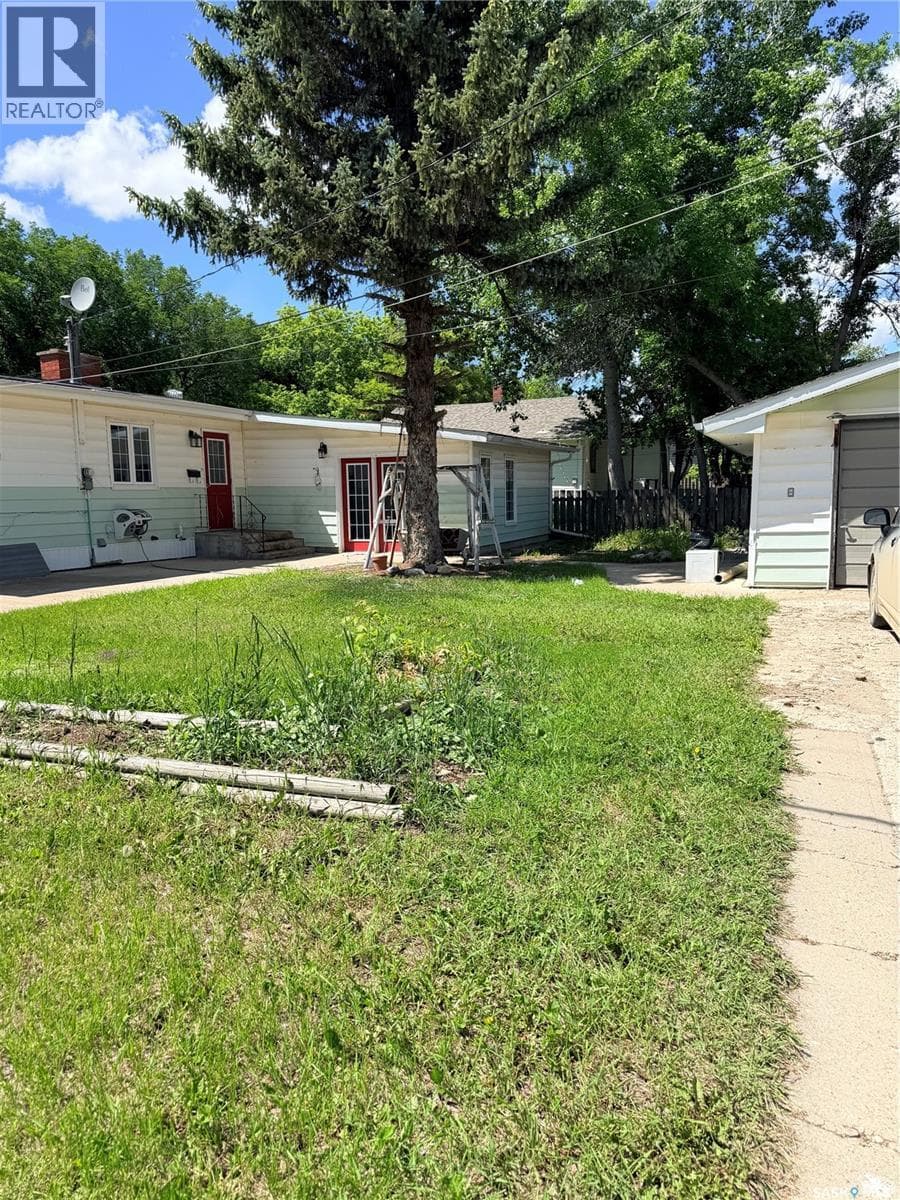 706 3rd STREET E