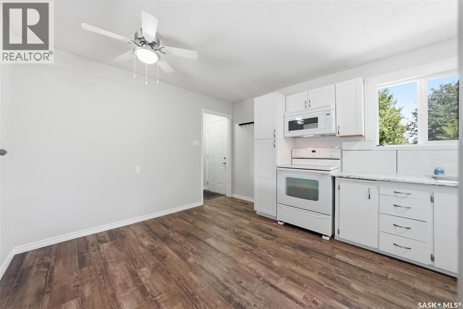 3 bed 2 bath single family at 106 Sclandens PLACE — $279,900 — photo 10
