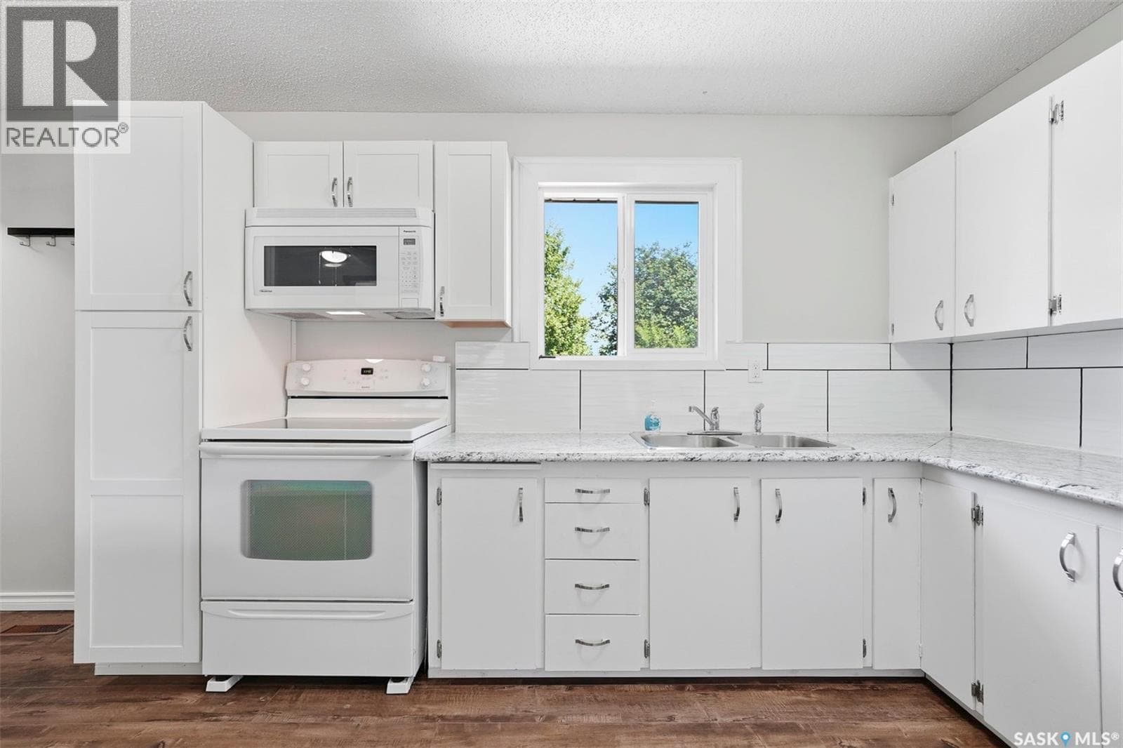 3 bed 2 bath single family at 106 Sclandens PLACE — $279,900 — photo 8