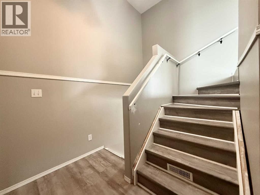 528 16 Street — photo 3