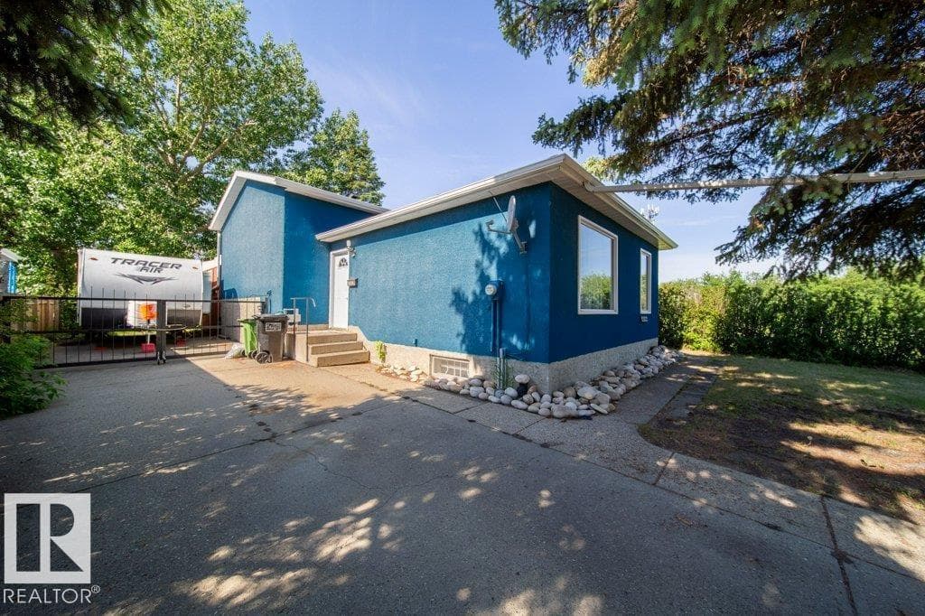 4823 10 AV NW