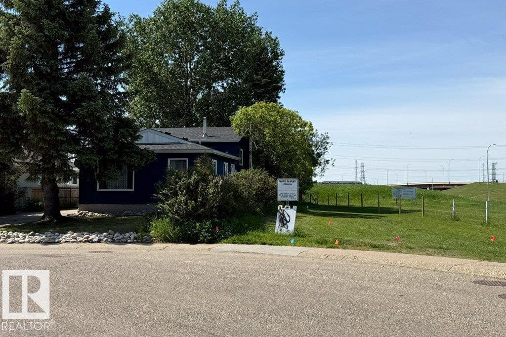 4823 10 AV NW — photo 3