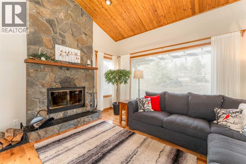 803 800 Larch Place — photo 4