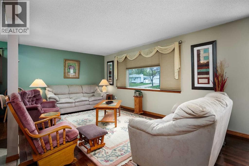 70 Nootka Road — photo 4