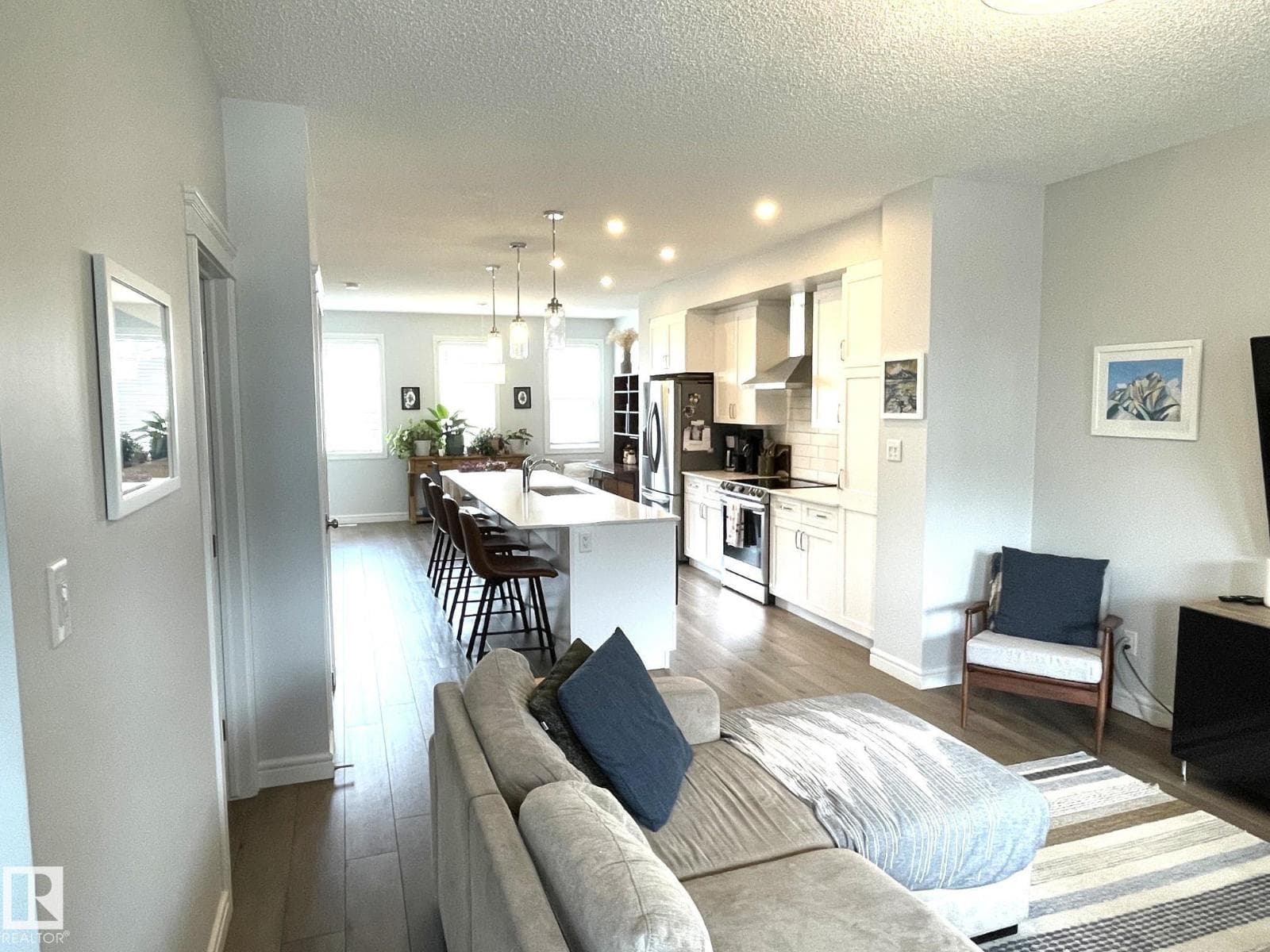19227 27 AV NW — photo 3