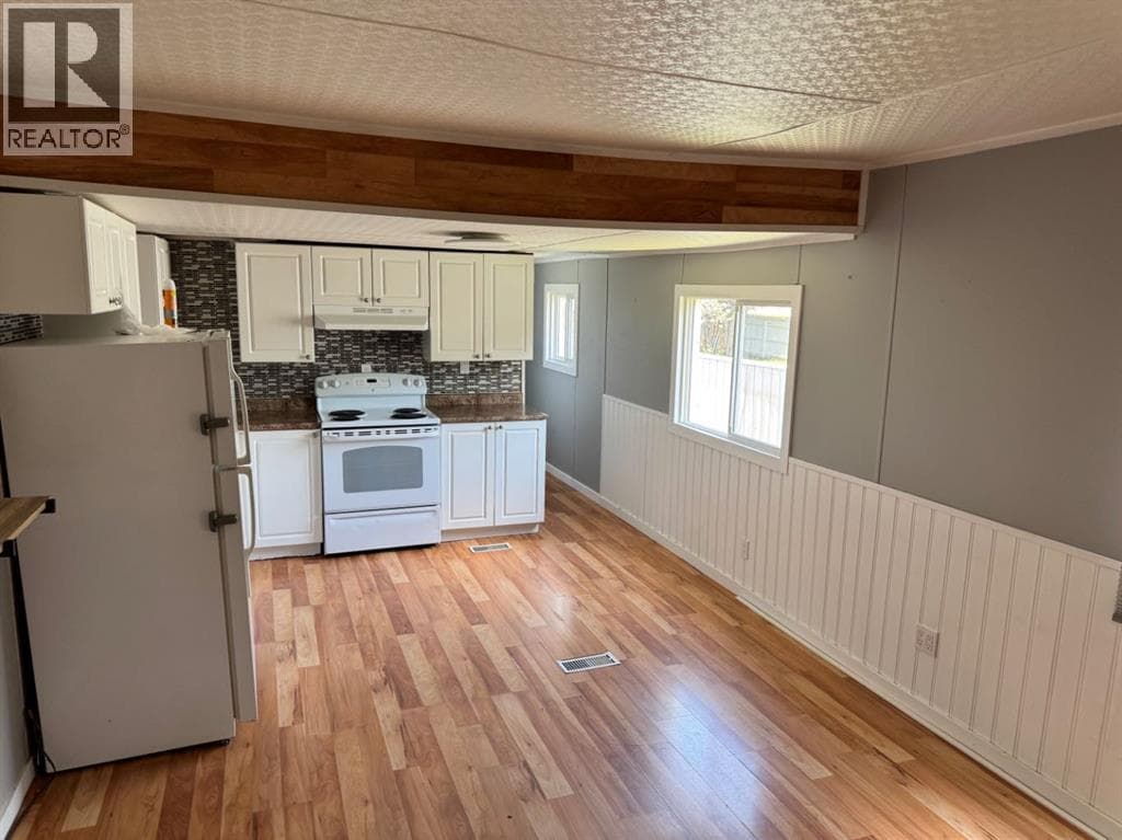 13, 4000 13 Avenue SE — photo 4
