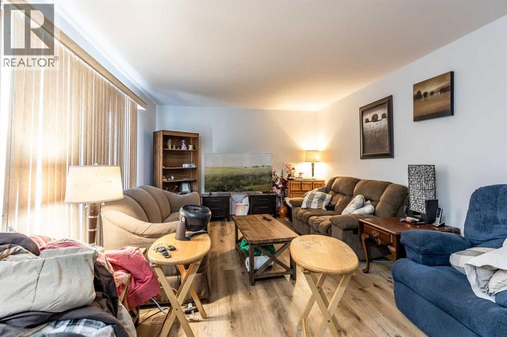 1930 16 Avenue SE — photo 5