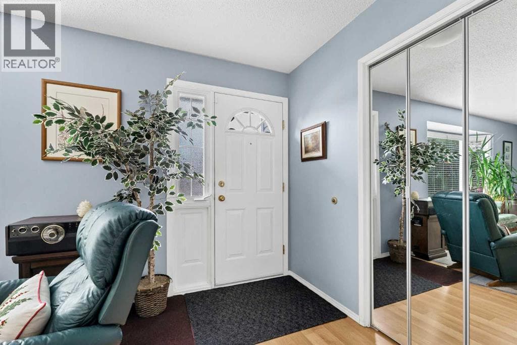 95 Rossdale Way SE — photo 5