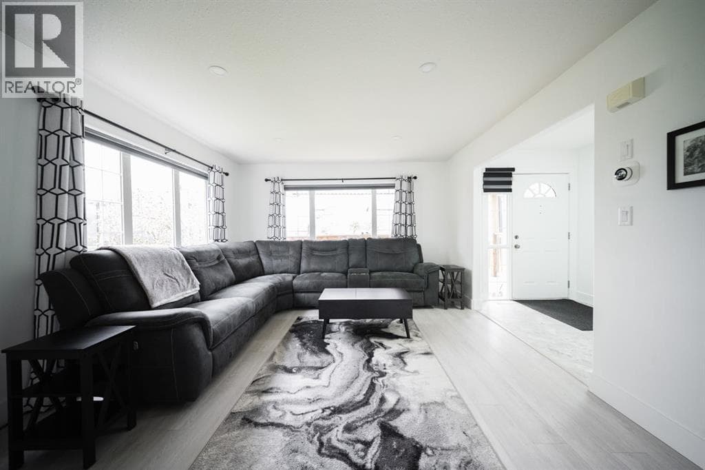 604 Athabasca Avenue — photo 5