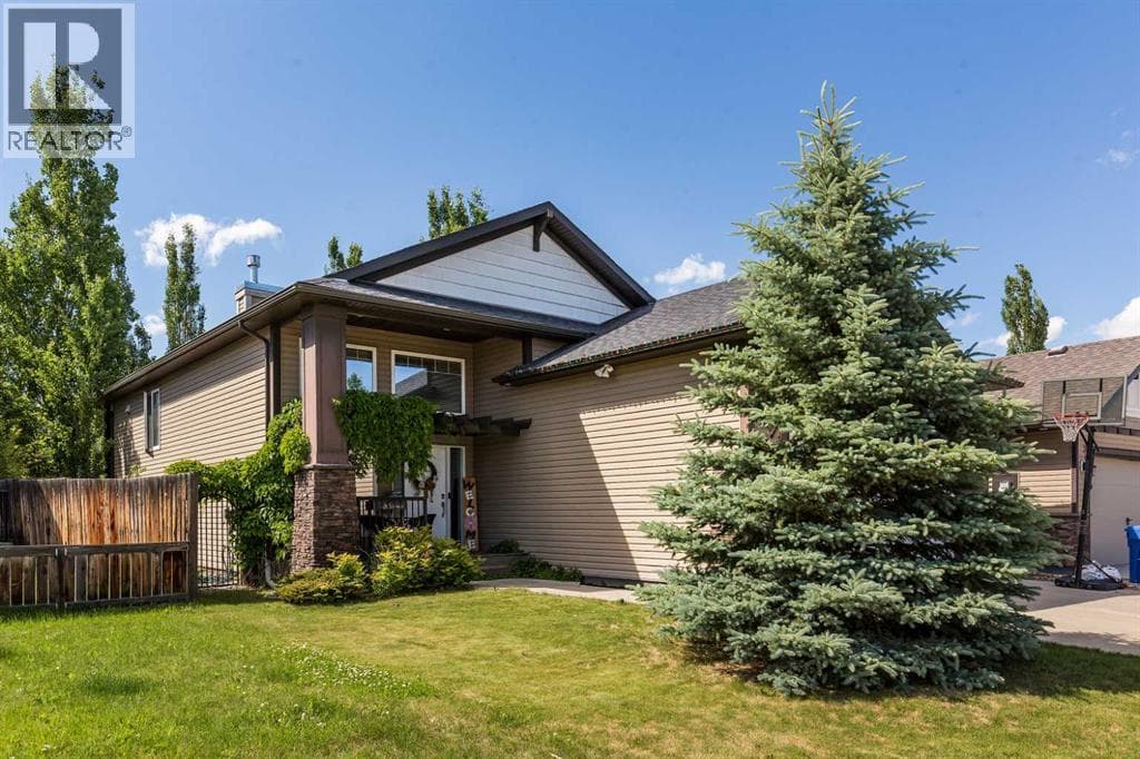 8 Riverton Crescent W — photo 2