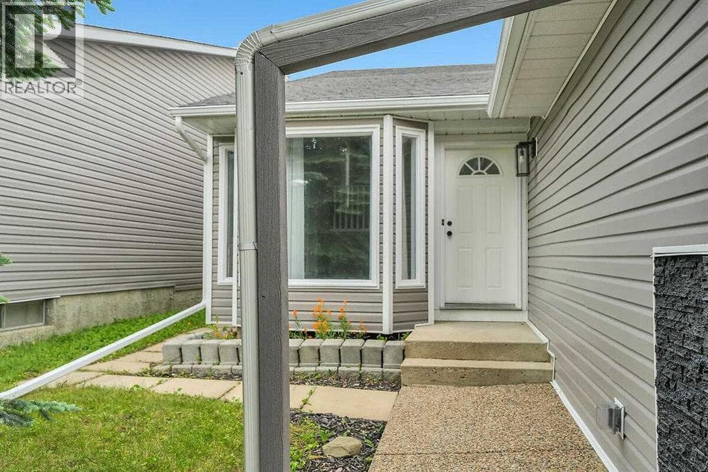 45 Shawinigan Road SW — photo 2