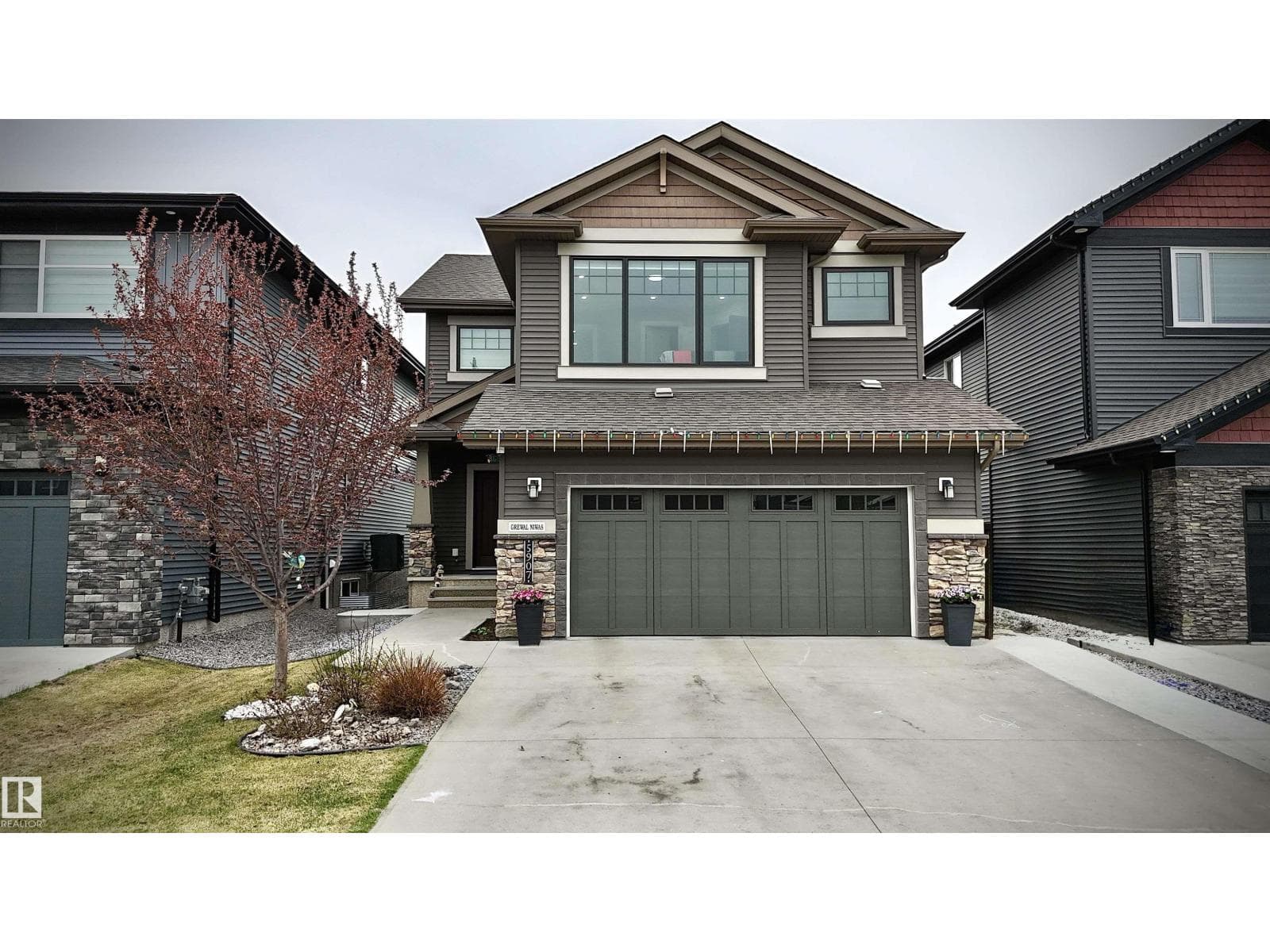 5907 19 AV SW