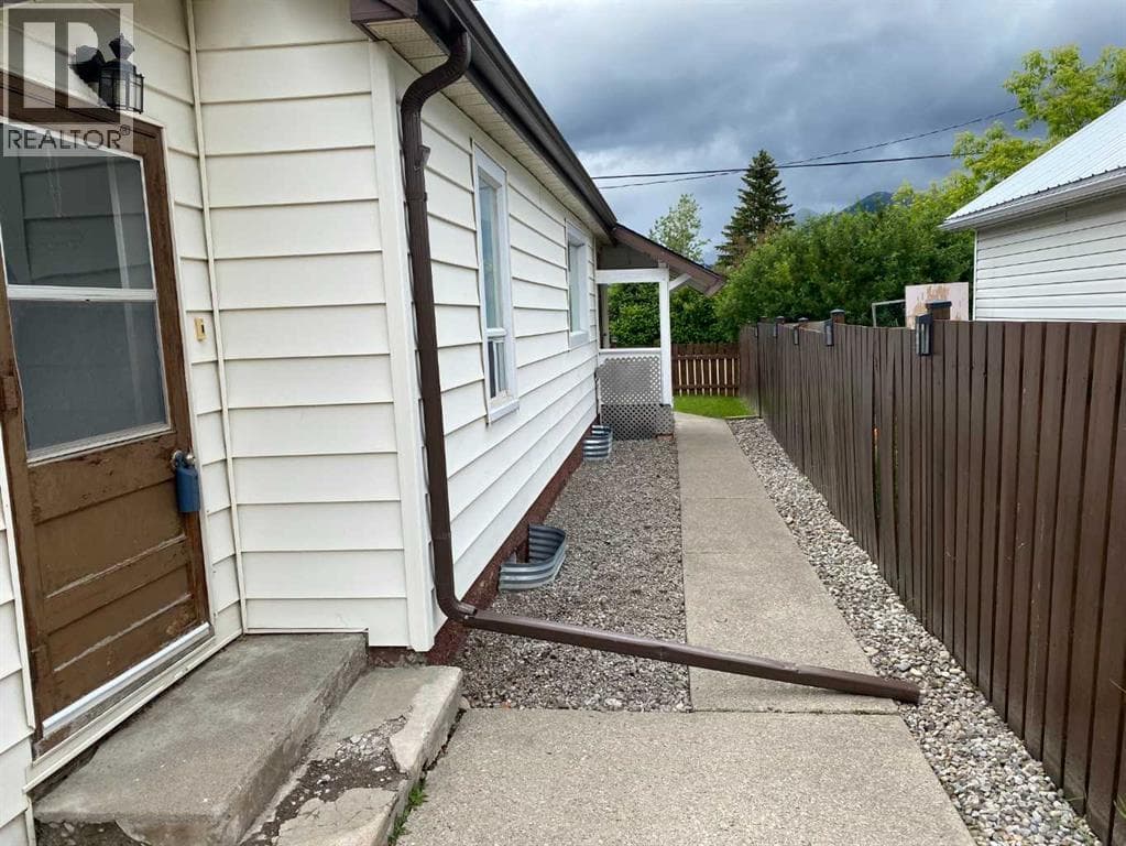 705 227 Street — photo 4